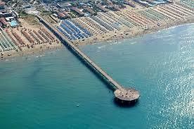 Il Pontile Holidays Apartment Марина ди Пиетрасанта Екстериор снимка