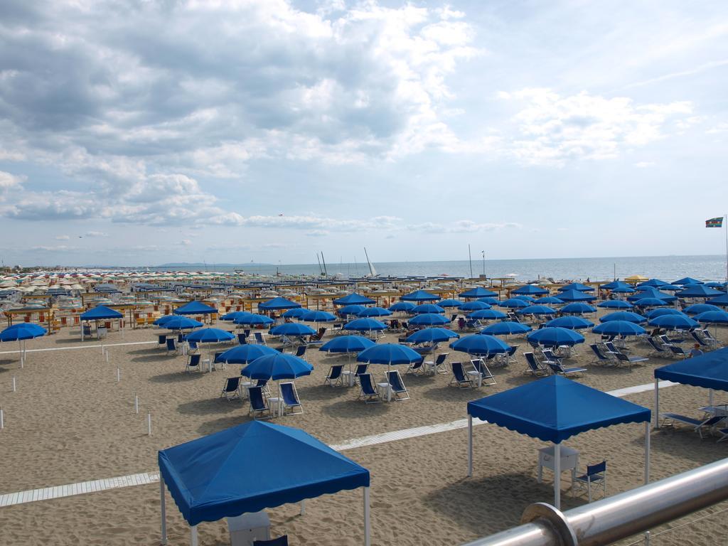 Il Pontile Holidays Apartment Марина ди Пиетрасанта Стая снимка