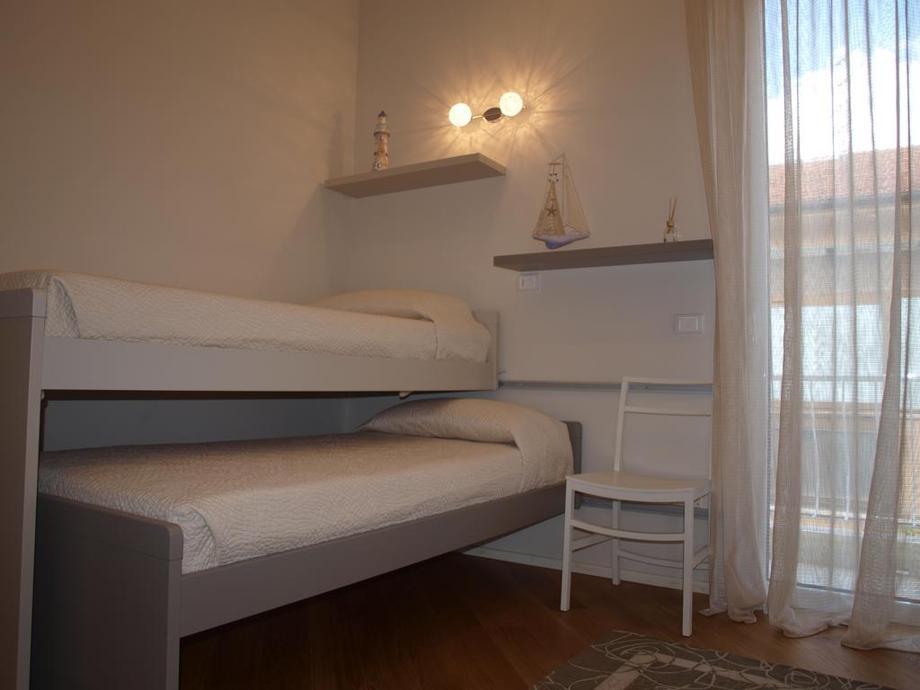 Il Pontile Holidays Apartment Марина ди Пиетрасанта Екстериор снимка